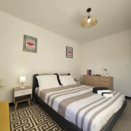 Vue Cite Medievale Castel View Guest house *