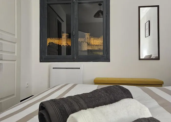 Guest house Vue Cite Medievale Castel View